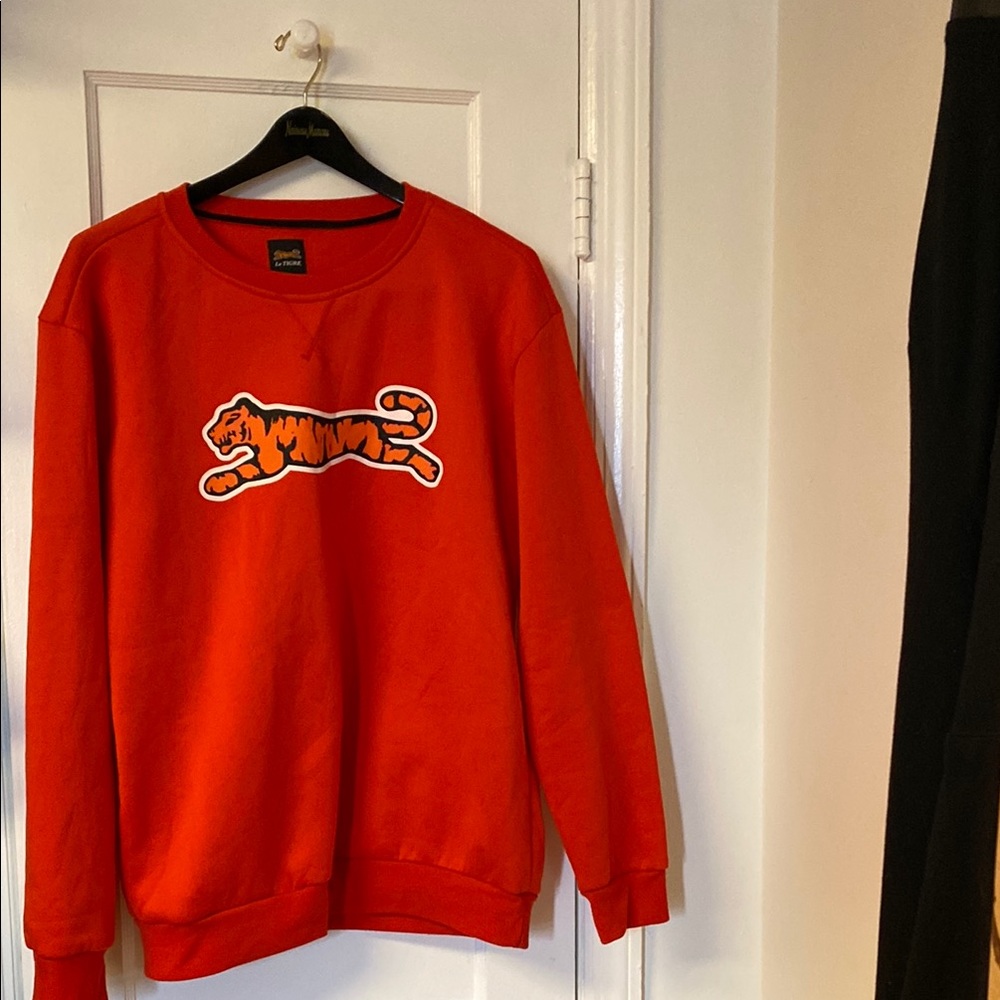 Le Tigre Orange Crewneck Sweater Eye-Catching Design